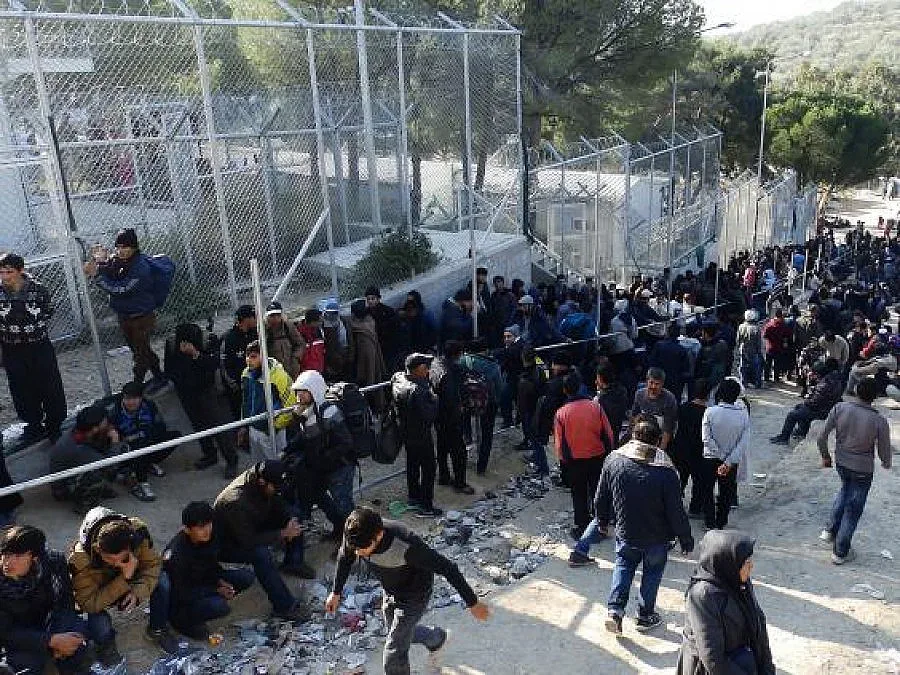 Мигранти се разбунтуваха на остров Лесбос