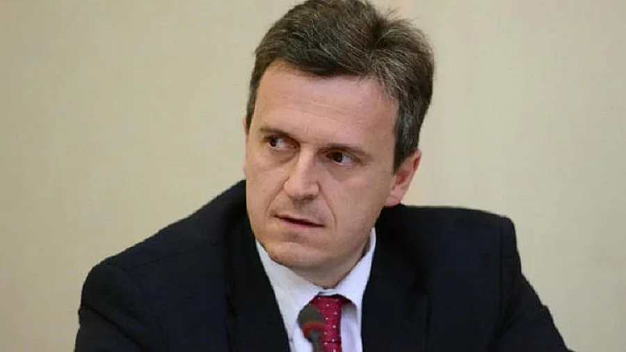 Енергийният министър: За КЕВР питайте парламента, не нас