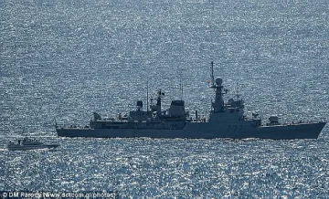 Прогониха испански боен кораб край Гибралтар