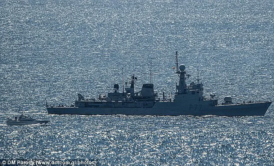Прогониха испански боен кораб край Гибралтар