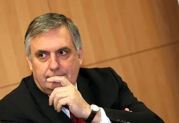 Калфин става съветник на еврокомисар