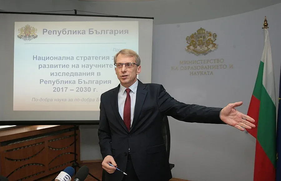 Денков: Без научни изследвания няма образование