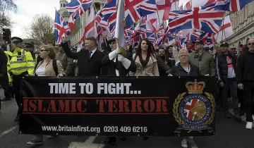 Бой между крайнодесни и антифашисти в Лондон