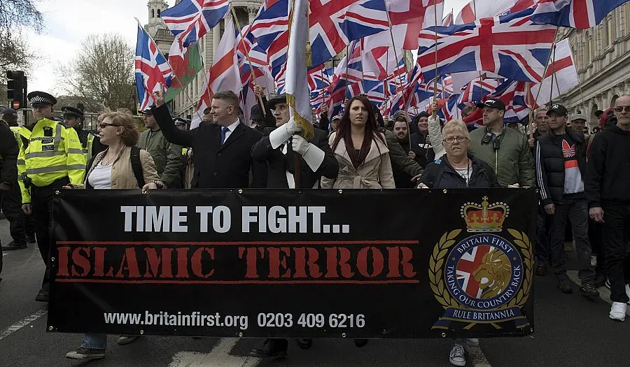 Бой между крайнодесни и антифашисти в Лондон