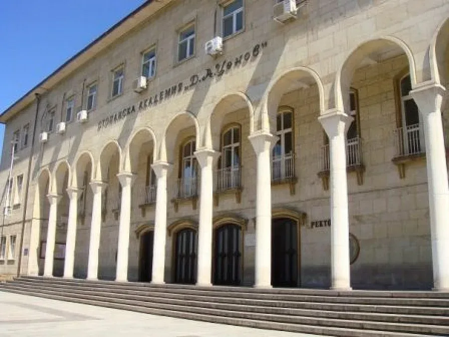 Шестокласничка стана студентка