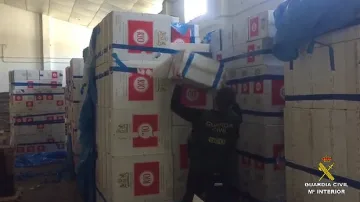 Испания разби мащабна БГ мрежа за контрабанда на цигари