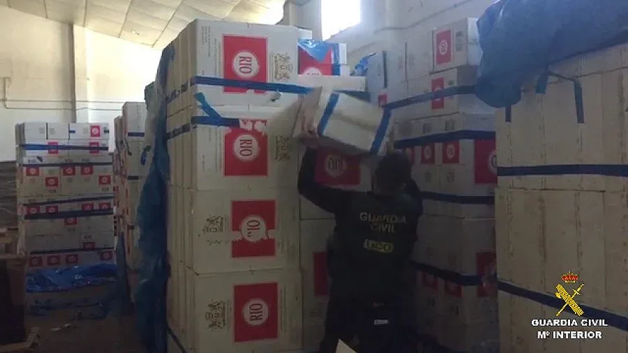 Испания разби мащабна БГ мрежа за контрабанда на цигари