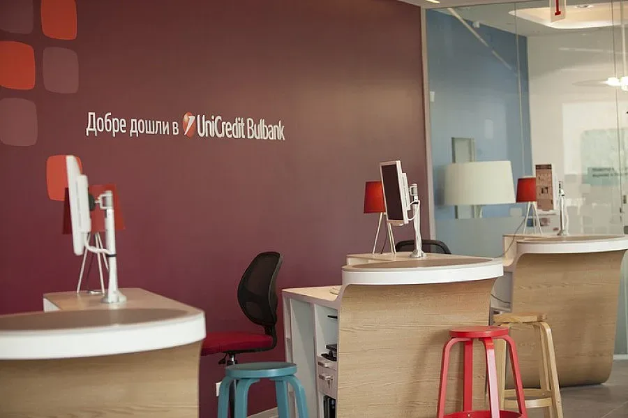 Хората търсят съчетание между нови технологии и традиционно банкиране