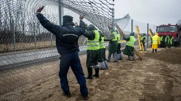 Будапеща запечатала границата си за мигранти