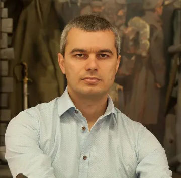 "Възраждане" дава субсидията за благотворителност