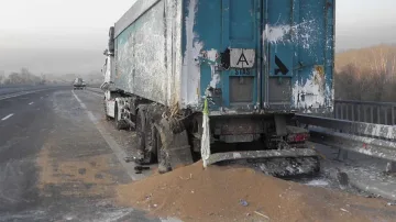 ТИР-ове катастрофираха на "Струма"