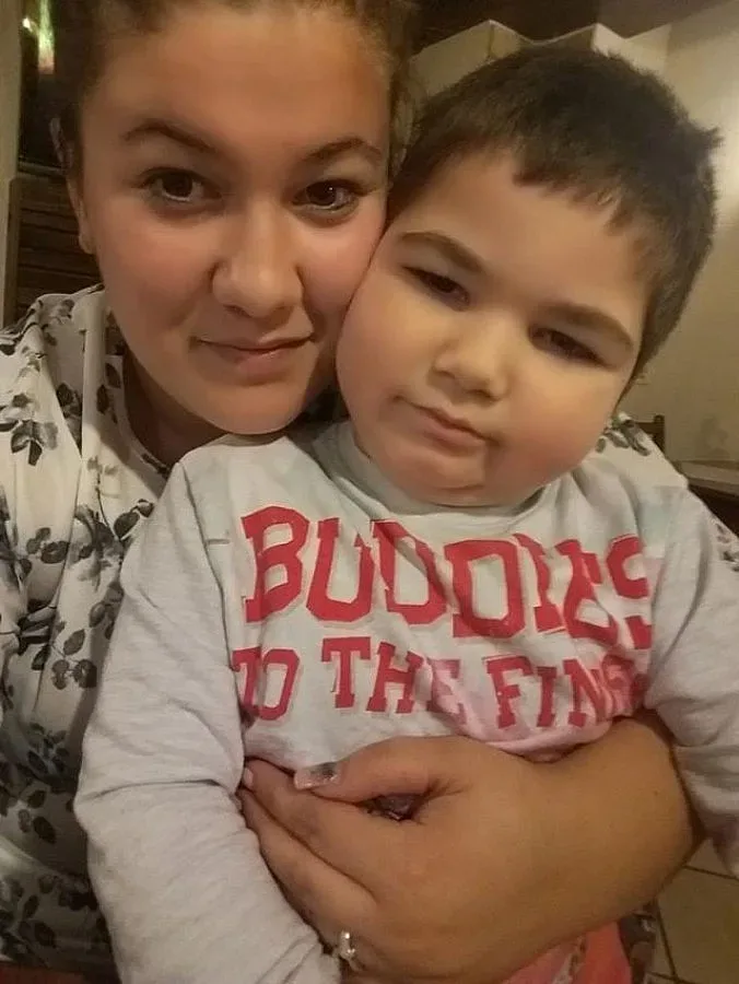 3-годишният Ники може да проходи, ако му помогнем