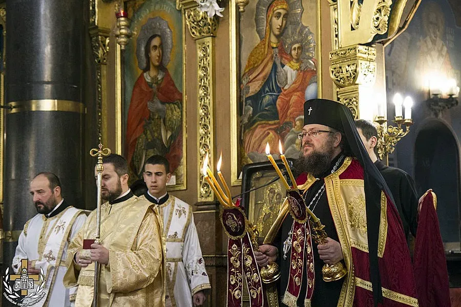 Врачанският митрополит с първа Архиерейска литургия