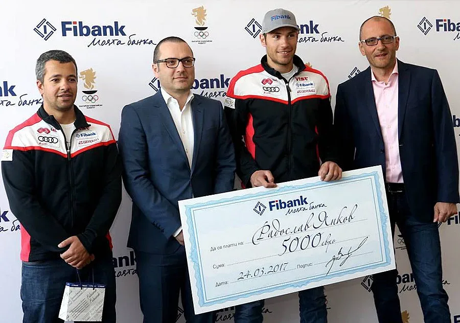 Fibank награди Радо Янков и неговия треньор