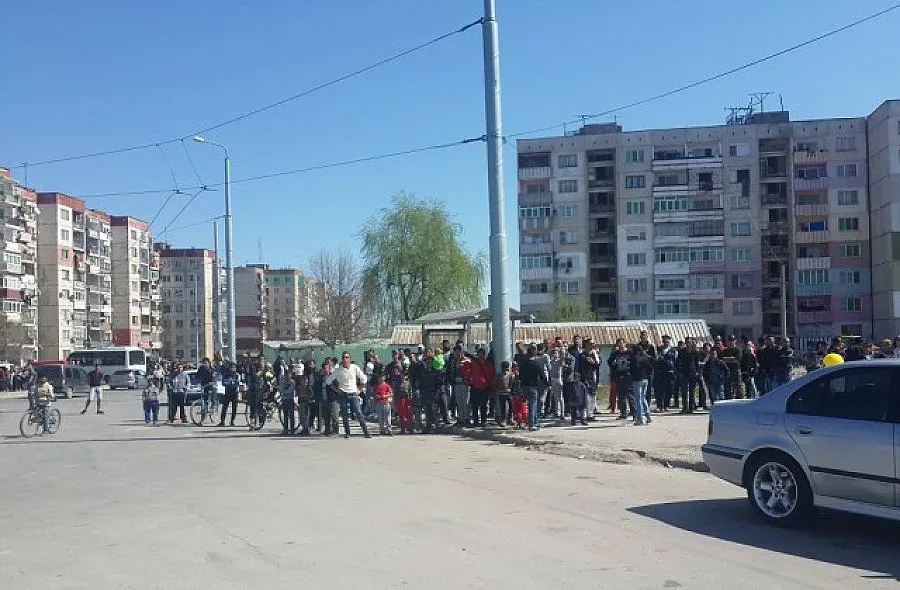 Бият полицай в Столипиново за забележка