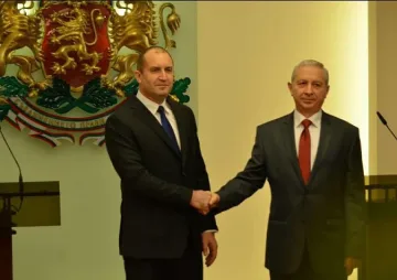 Радев наложил вето на темата с еврокомисаря