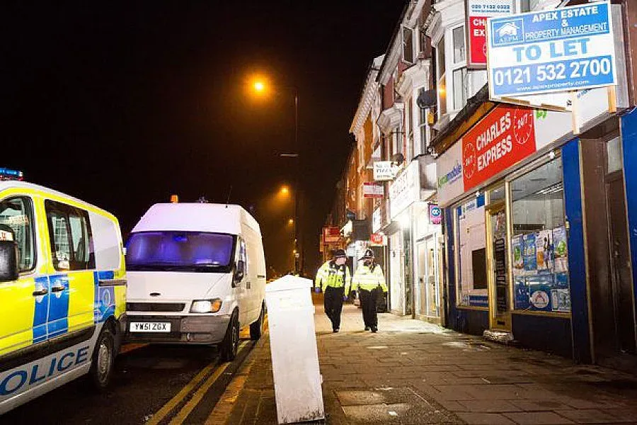 Среднощни арести след лондонския атентат