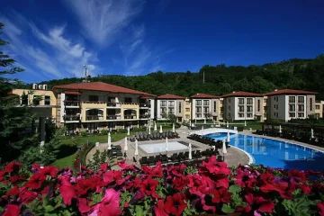 Шарлопов разширява хотел Пирин в Сандански