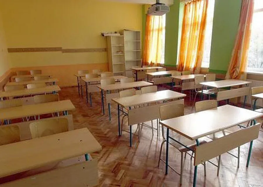 Търновалийски: Недопустимо е учител с 10 години стаж да получава 330лв. заплата