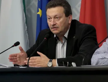 БСП приема нов закон за средното образование