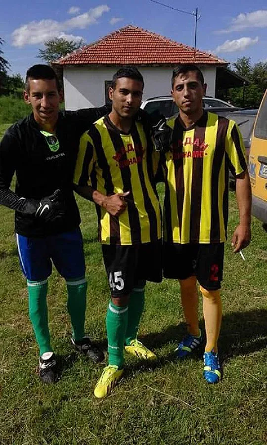 Наказаха футболен отбор за политическа агитация