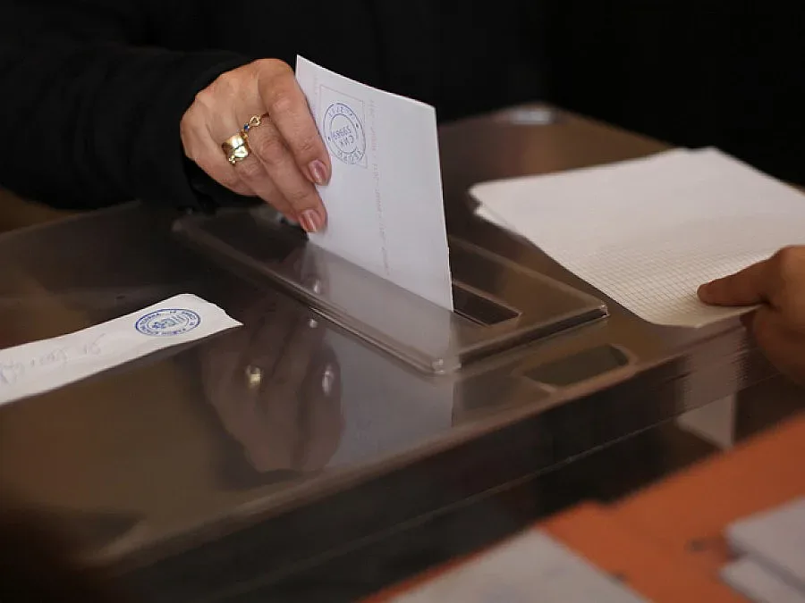 Партиите искат представители в избирателните секции в Турция