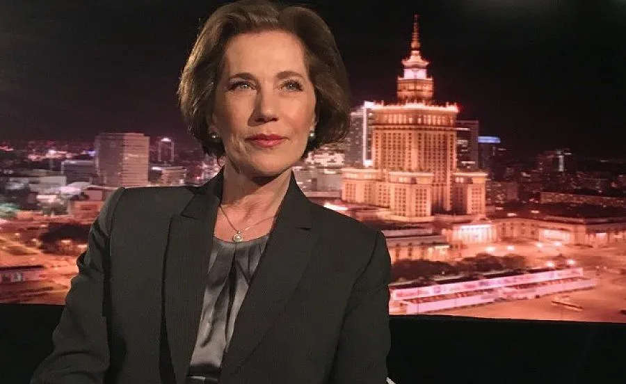 Отнемат дипломатическия паспорт на Поптодорова