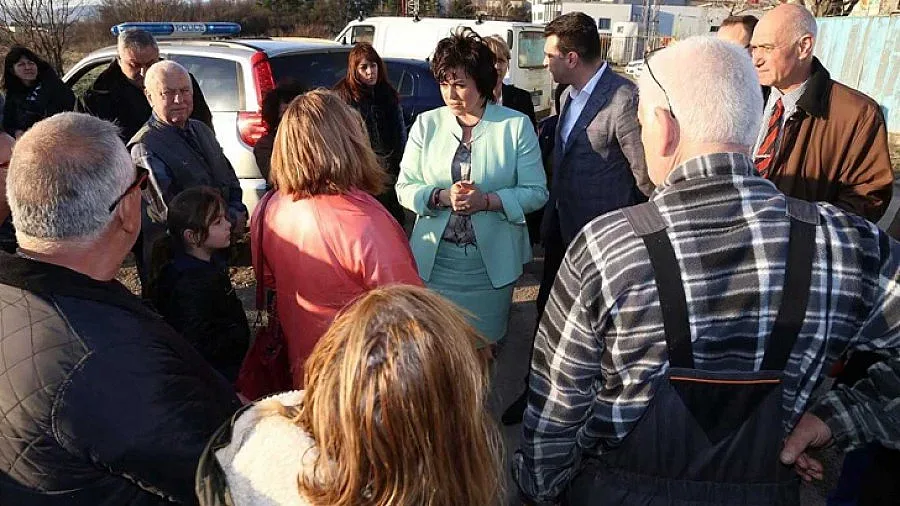 Нинова: Абсурдът със Севрната тангента трябва да спре