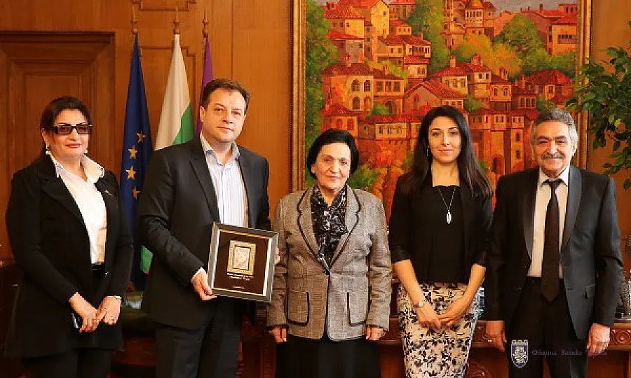 Велико Търново с покана за делегация в Азербайджан