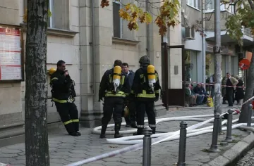 Няма яснота за задушливата миризма в операта