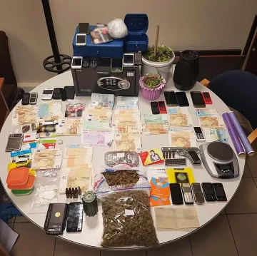 Разбиха мощна нарко група в Солун