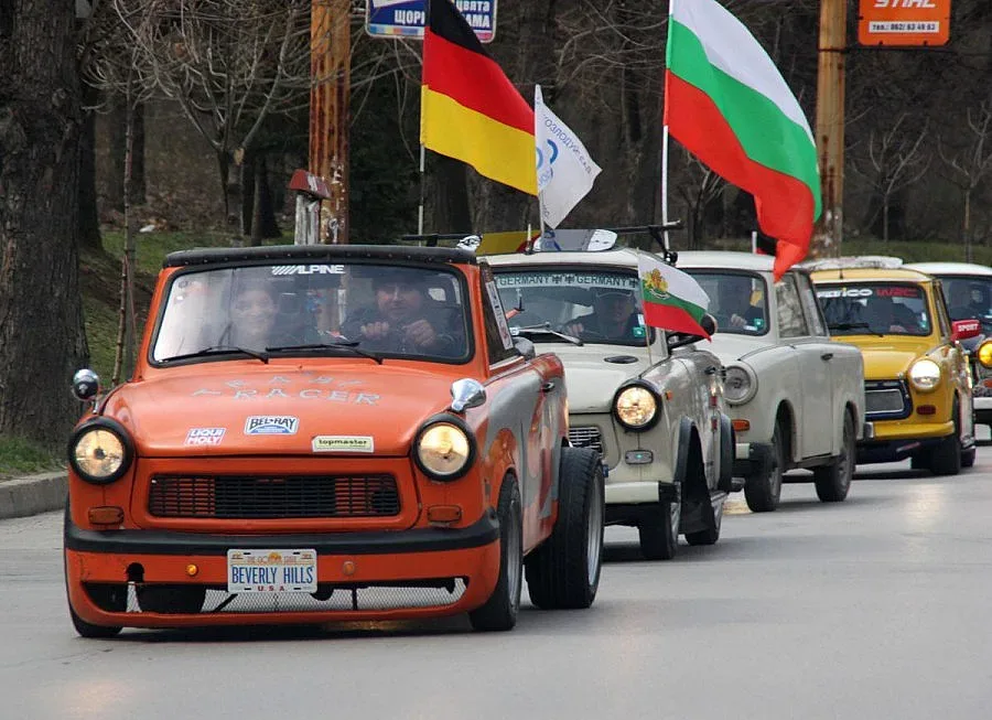 100 се пуснаха на "Трабант фест"