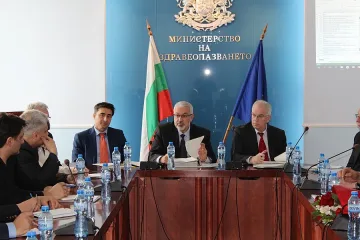 Семерджиев иска оздравителни планове за болниците