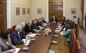 Радев съдейства на бизнеса за диалог с МОН