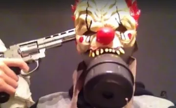 Син на политик стрелял във Франция