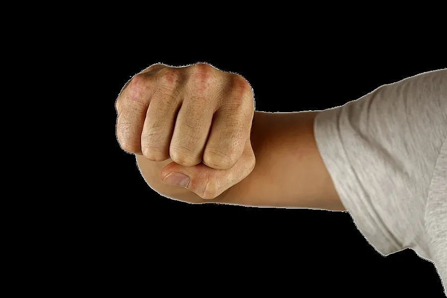 Ученици се биха в общежитие, единият е в болница