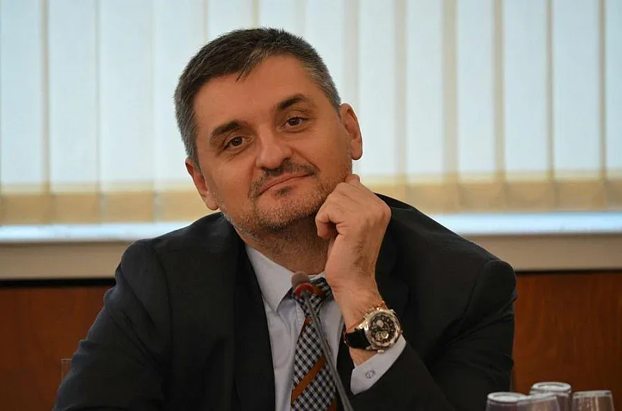 Добрев: Законът за образованието е унижение за българския учител