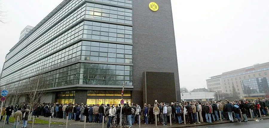 Пудра захар опразни офис на "Борусия" Д