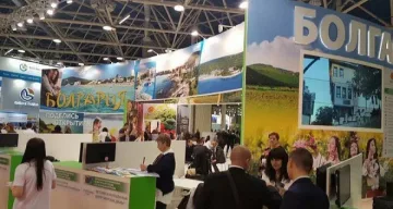 На изложение в Русия каним гости с вино, луканка и бродерии