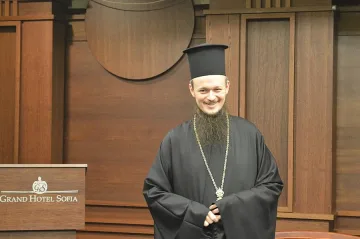 Светият синод: Дионисий е клеветник