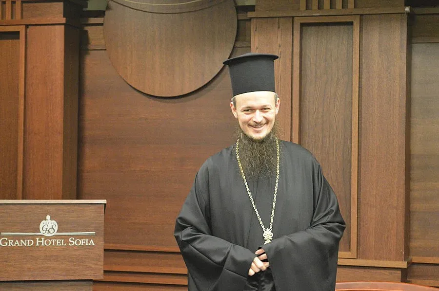 Светият синод: Дионисий е клеветник