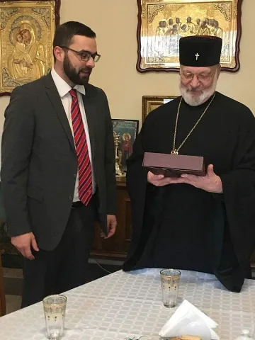 Стоян Мирчев подари книга на митрополит Амвросий