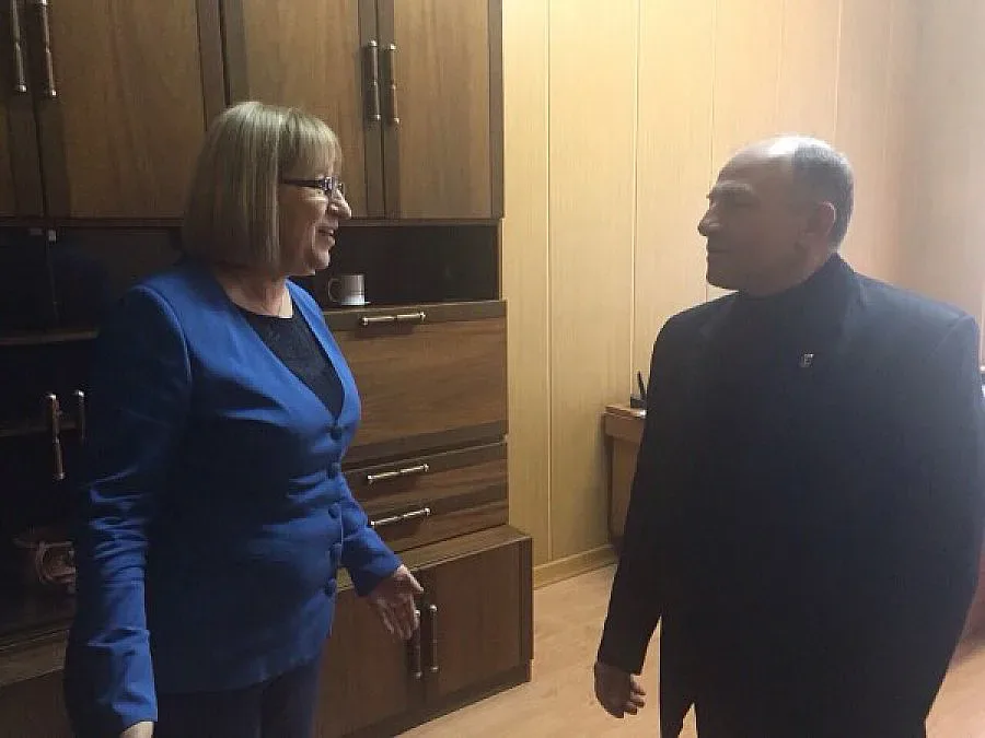 Цачева: На младите не им се работи