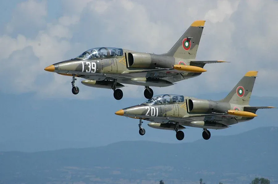 Отвориха предложенията за новите ни самолети