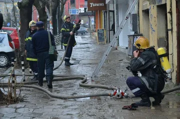 Горя сграда на пъпа на София