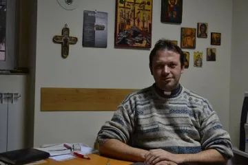 Демонстрация пред президентството подкрепи Паоло Кортези