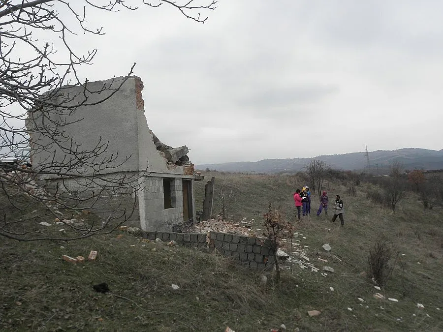 Постройка се срути върху дете и го уби