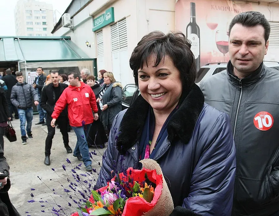 Нинова: Ако ЧЕЗ си продадат дела, ние ще го изкупим обратно