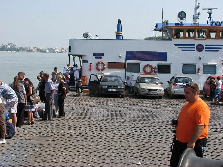 Турция не пуска кораби от Крим