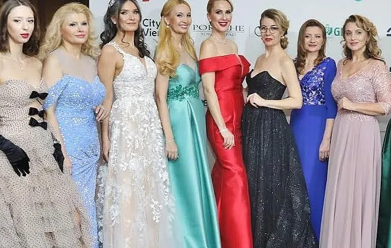 Модата на зимните балове